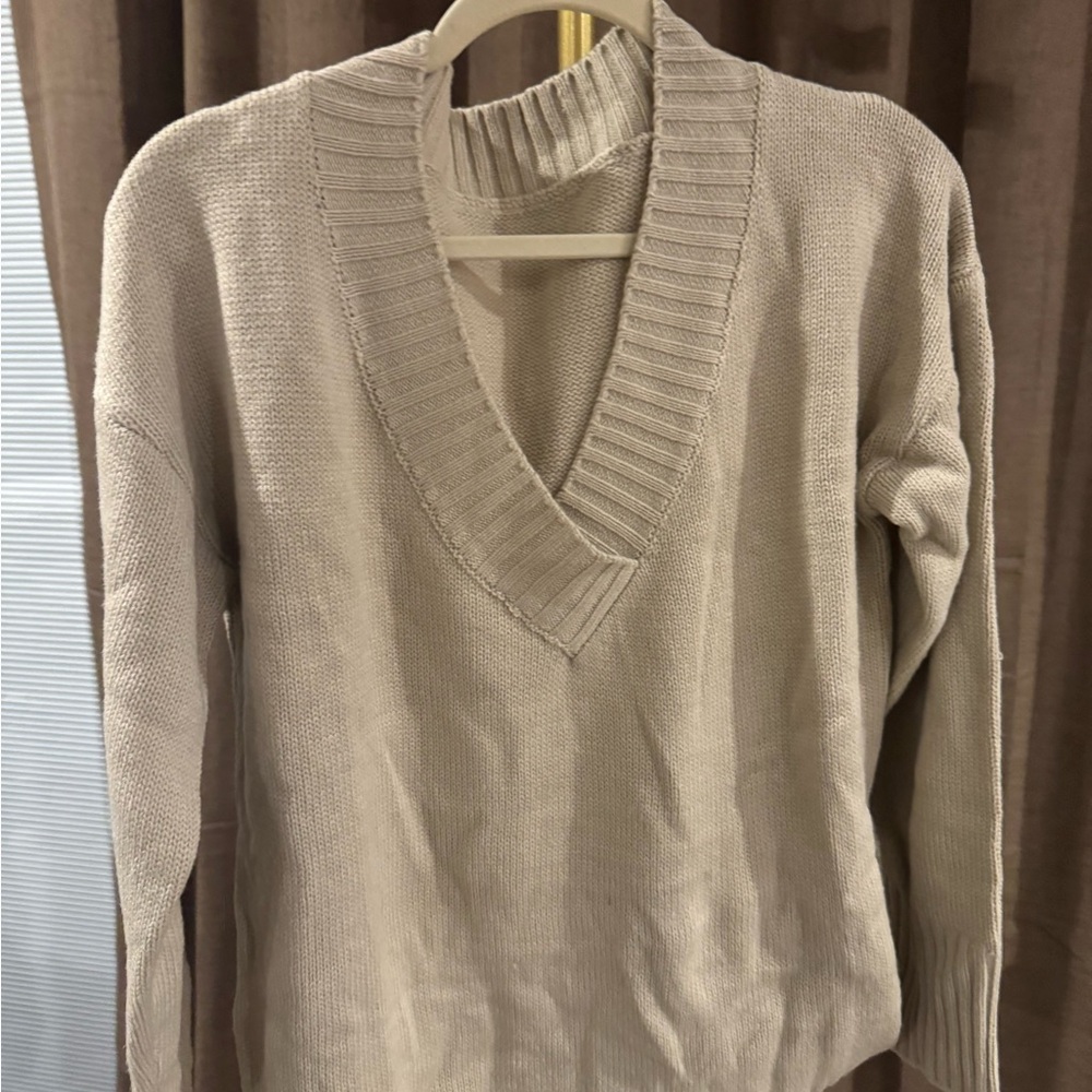 Women's V-Neck Sweater - Beige